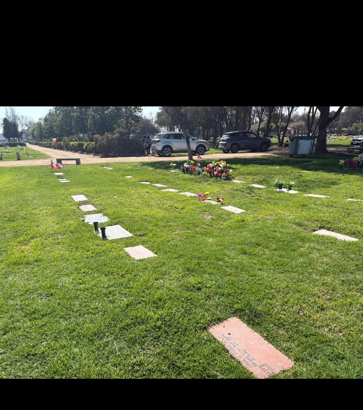 Sepultura Familiar Parque del Sendero — foto 1